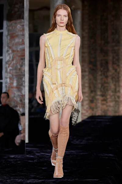 Look 44